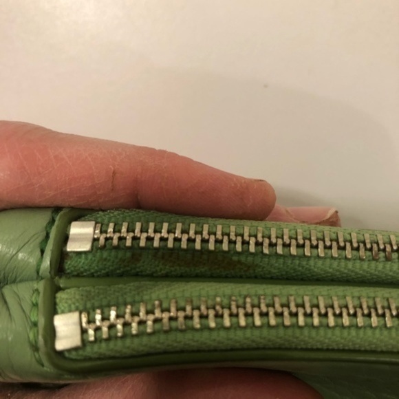 Coach double zipper green leather wristlet clutch